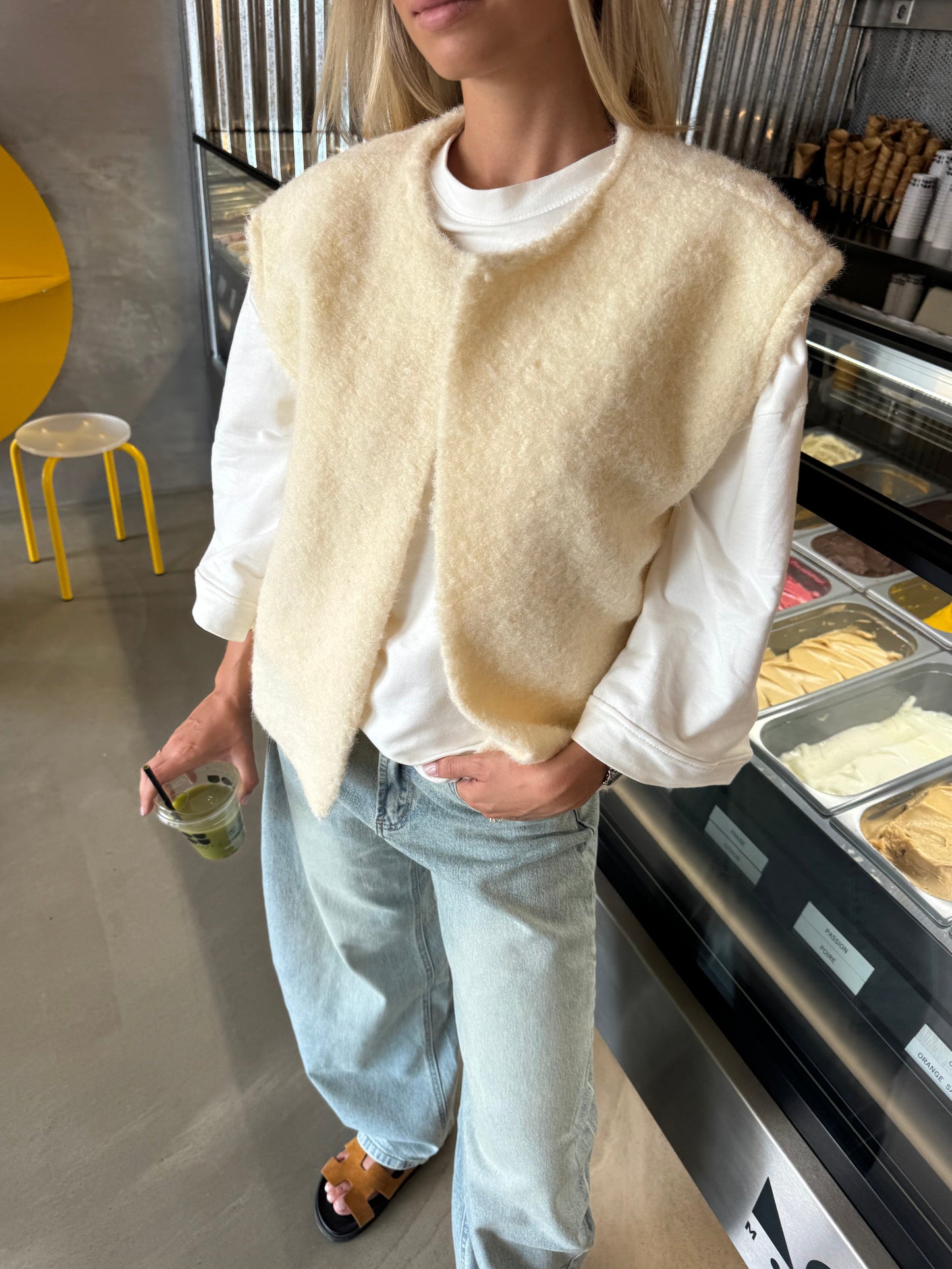 ELYARA - Sleeveless Jacket