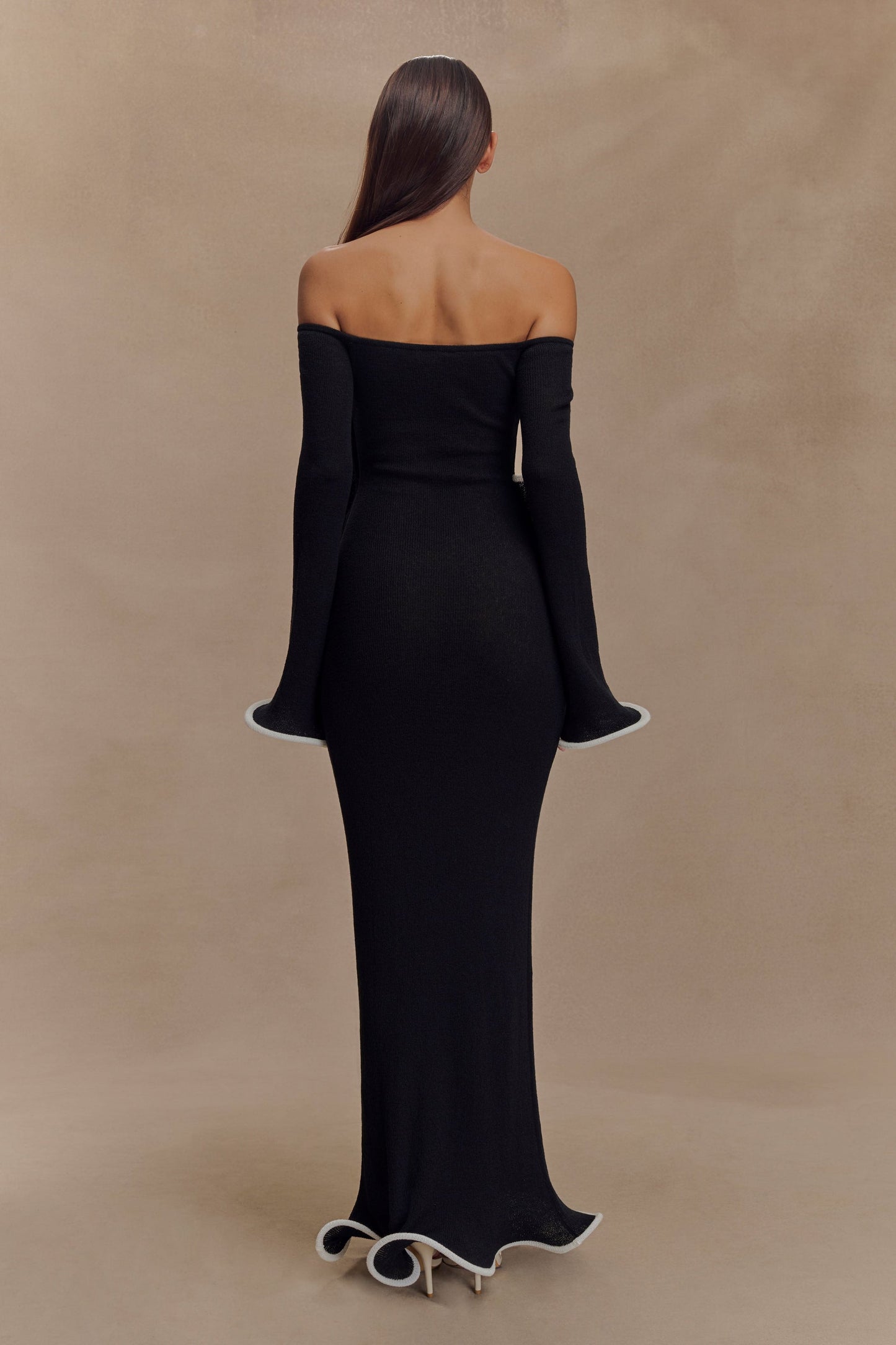 ELYARA - Long knit dress