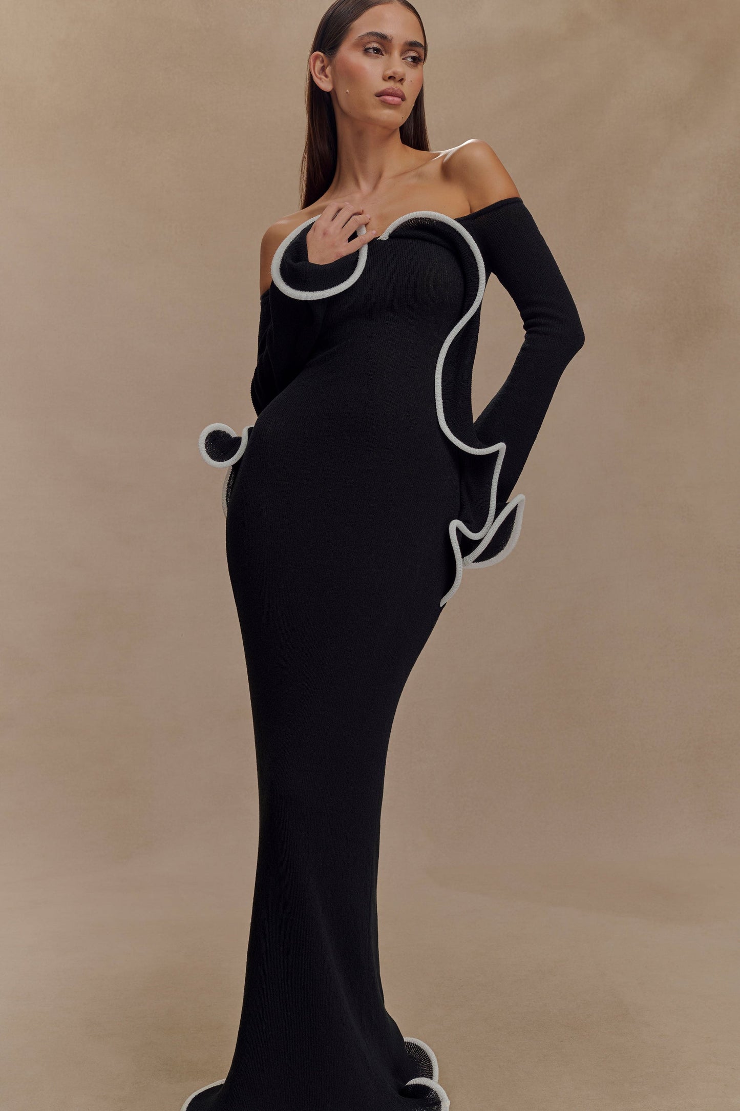 ELYARA - Long knit dress