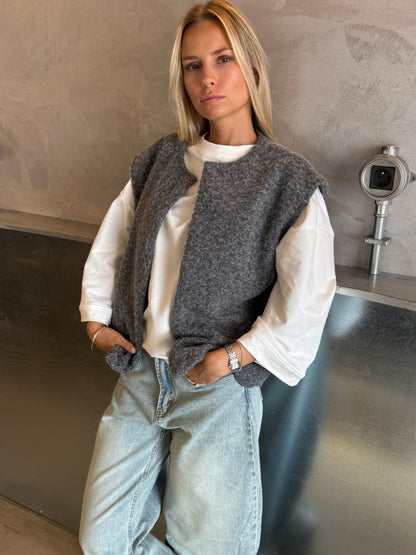 ELYARA - Sleeveless Jacket