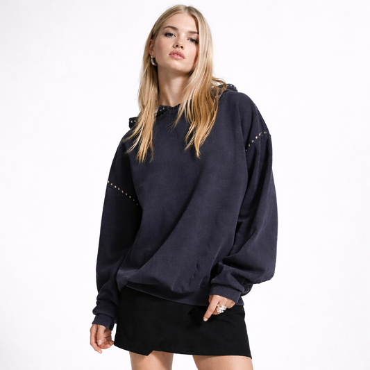 ELYARA - Sweat à capuche clouté