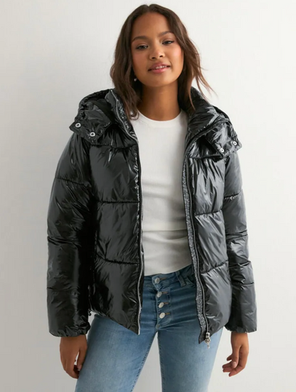 Elyara ⎹ Lumina Puffer