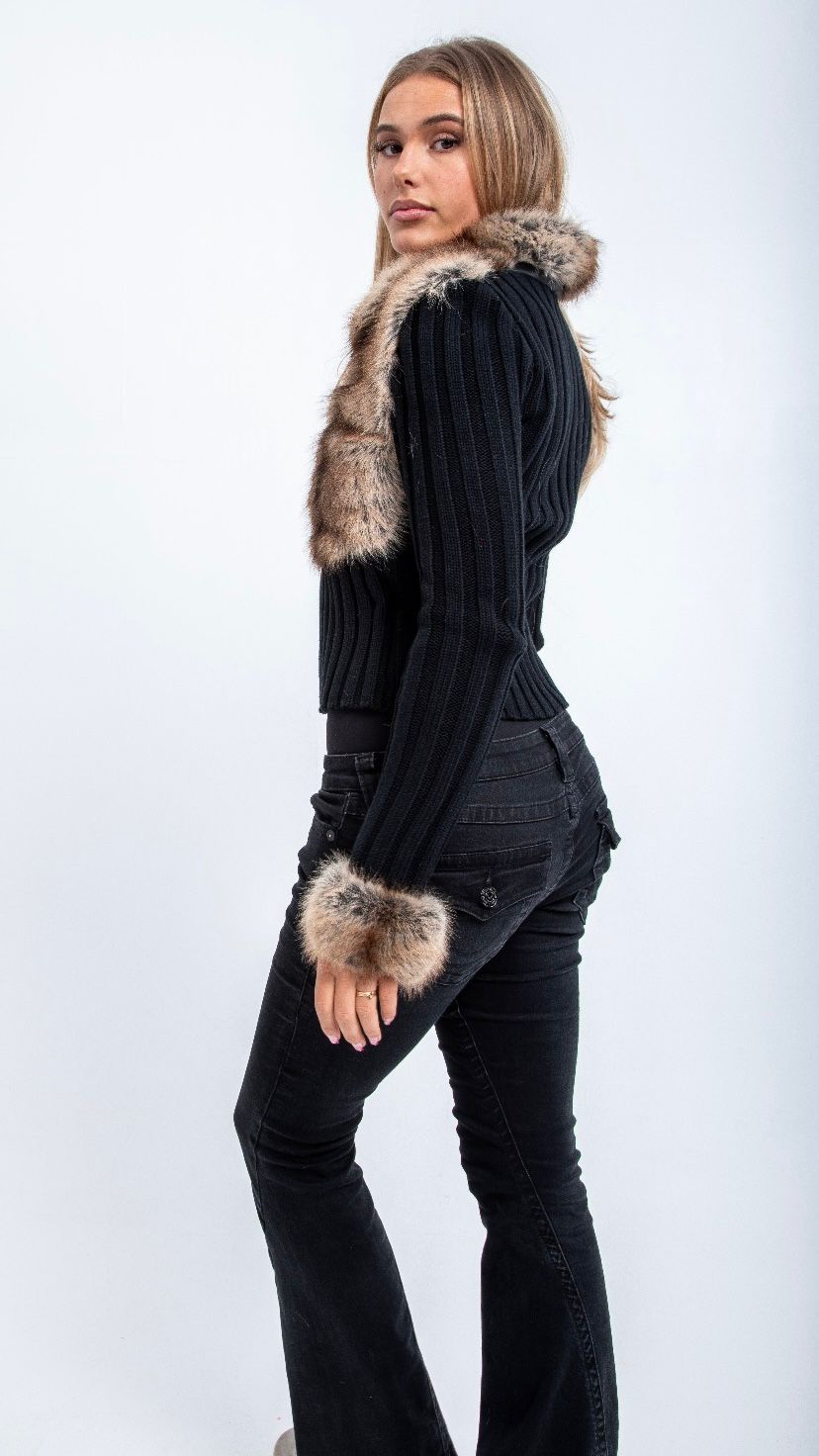 Elyara - Fur Vest